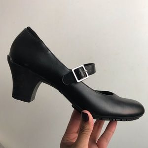 WOMEN'S SLIP-RESISTANT MARY JANE PUMP
